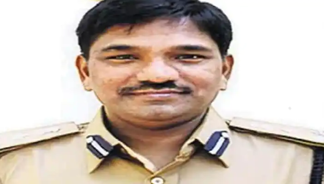 Kasi Reddy IPS,  has been given full additional charge of DGP of  Andhra Pradesh.