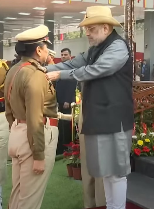 Senior IPS Mrs. Shalini Singh Receives President's Police Medal For Distinguished Service