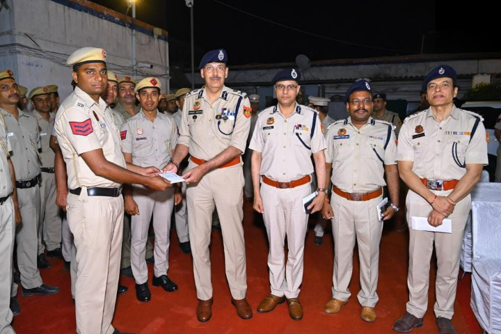 As New Delhi Set To Become Power Focus, CP Delhi Sets Tone For Boots On Ground