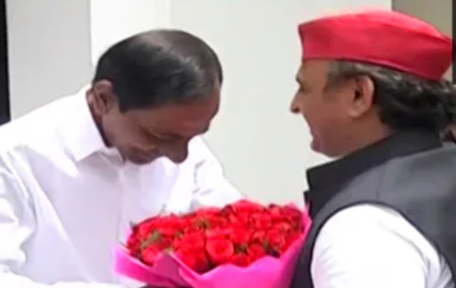 Akhilesh Yadav To Act As Bridge Between Congress and BRS?