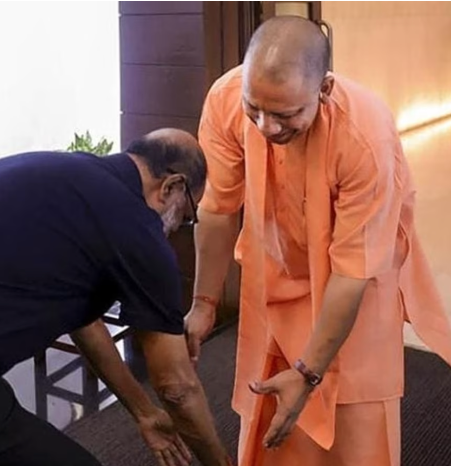 Rajnikant Touched The Feet of UP CM