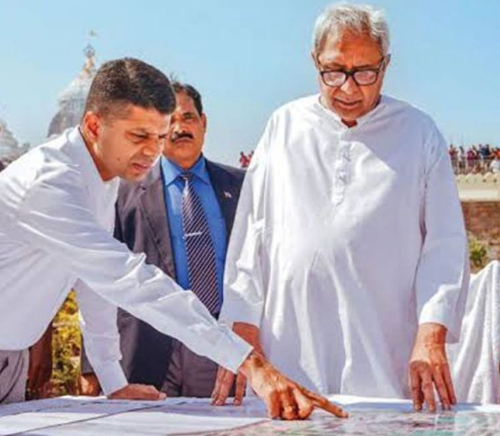 Pandian- Suitable Successor Or Navin Patnaik?