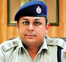Eish Singhal IPS has been given proforma promotion to rank of DIG/Additional CP in the cadre.