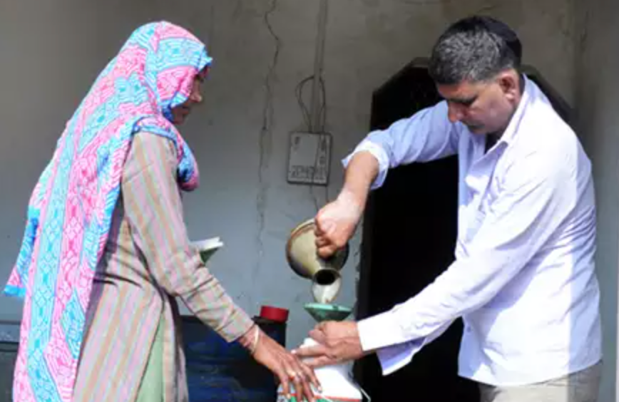 Central And State Governments Differ On Orders Issued For Ration?