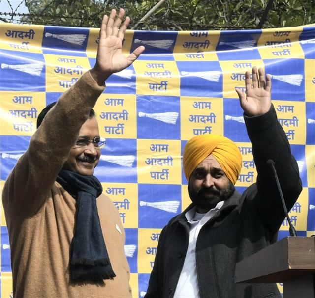 AAP and BJP Locks Horns-Jamming Delhi