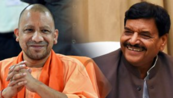 Interesting Conversation Between Yogi and Shivpal Yadav?