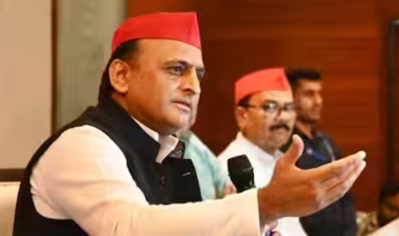 Question Raised On PDA Policy of Samajwadi Party
