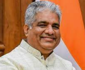 Right Testing of Political Mood by Witness In The Corridors