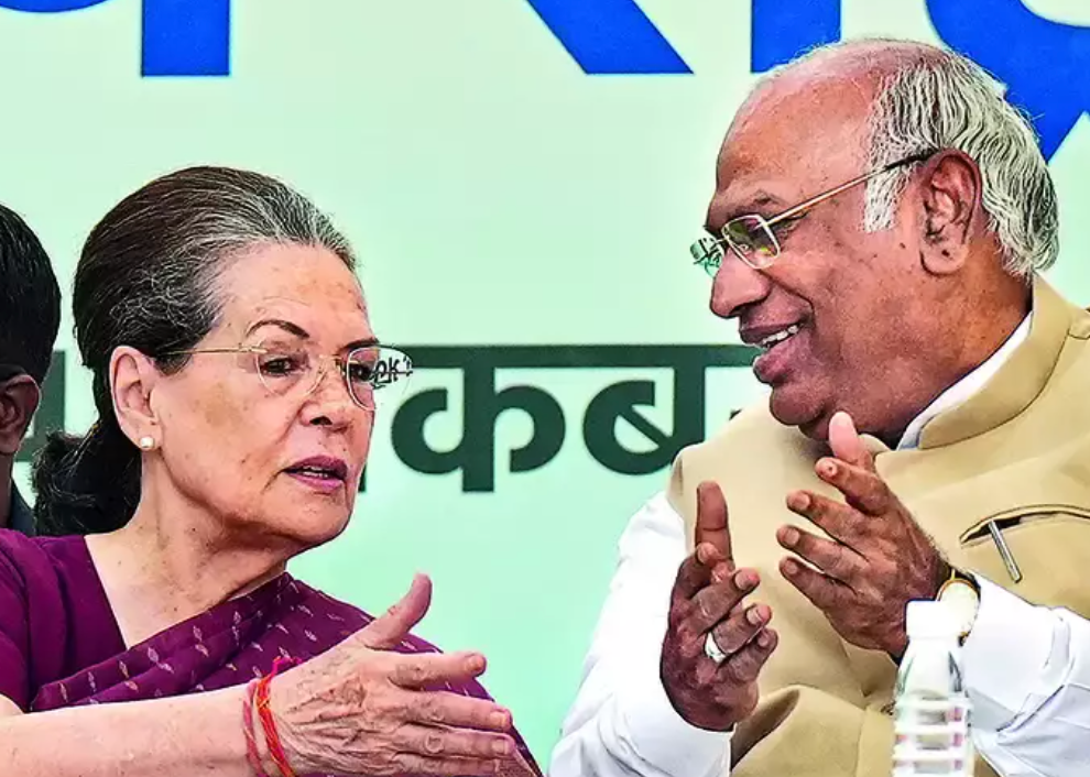 Sonia Gandhi Still The Leading Troubleshooter of Congress Party?