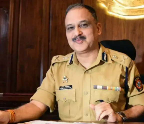 As Phanslakar Takes Over As Interim DGP, Rashmi's future hangs in balance