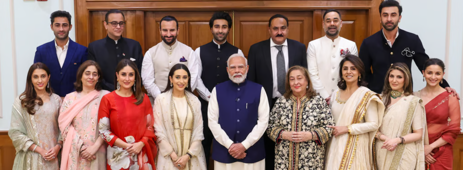 Kapoor Family Celebrating 100th Birthday of Raj Kapoor with Gaiety