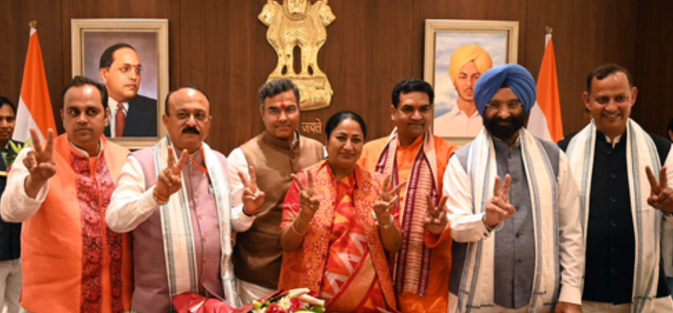 Auspicious Timing For Delhi CM Oath Ceremony?