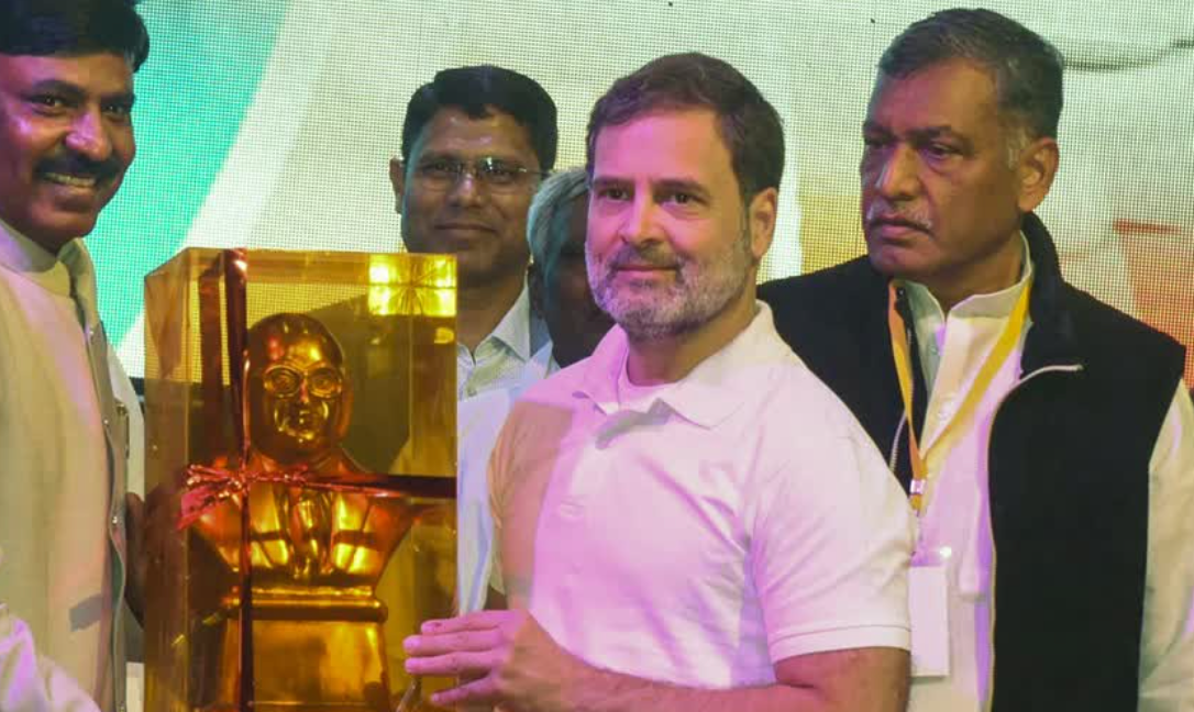 Rahul Gandhi Smartly Played Dalit Card in Bihar?