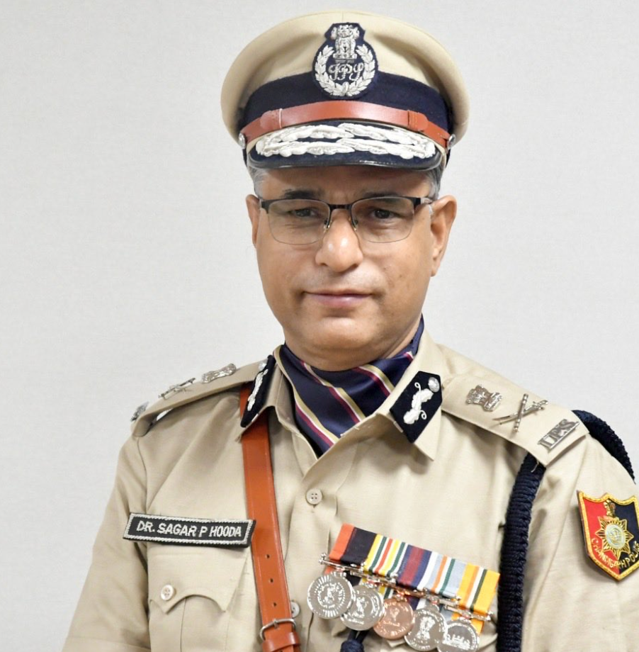 Chandigarh DGP Sagar Preet Hooda  honoured with the prestigious President's Medal For Distinguished Service
