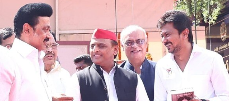 Stalin And Akhilesh Yadav Engaged In Serious Talk After Results?