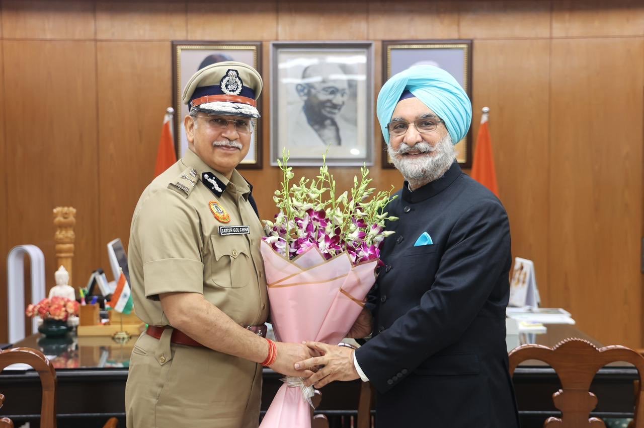 Delhi Police Commissioner Satish Golcha Pays Courtesy Visit To Delhi LG