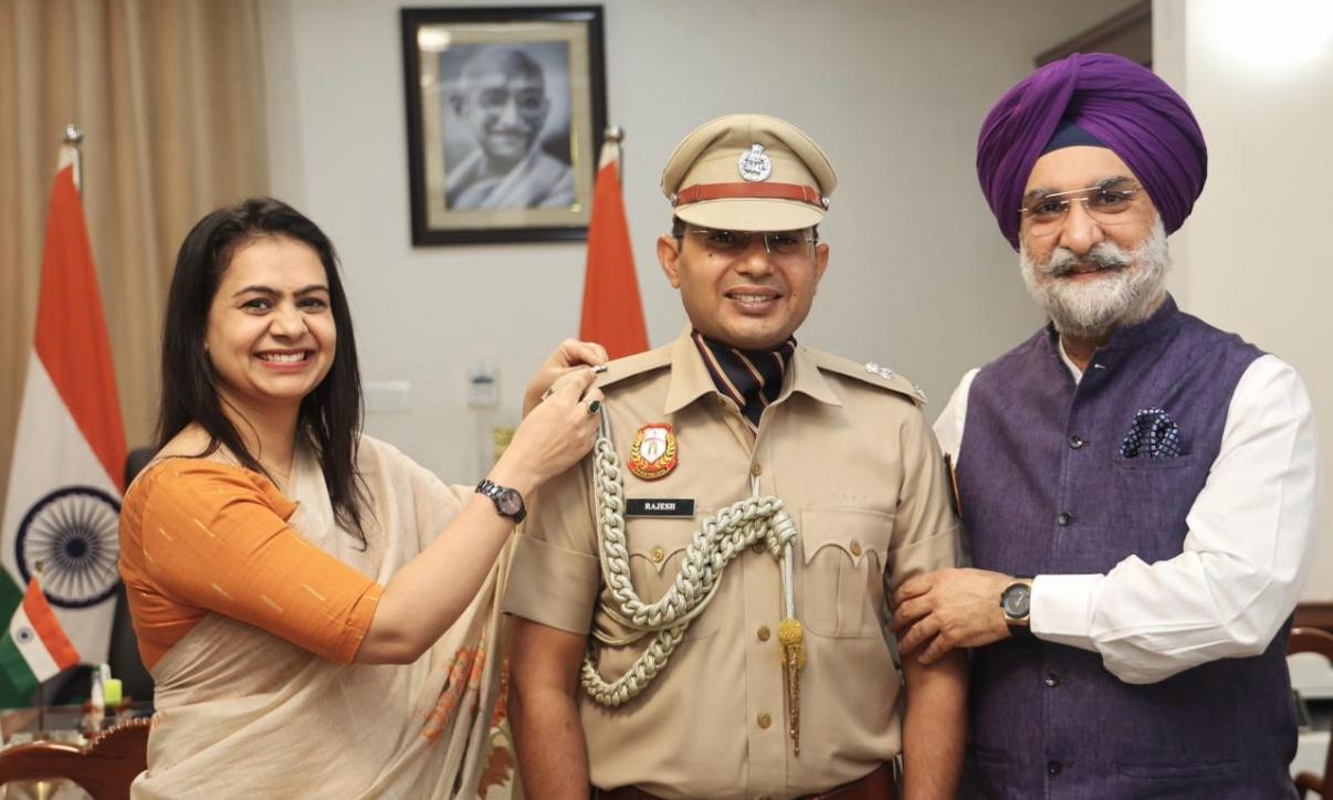 Pipping Ceremony of ADC To LG Delhi Rajesh Meena