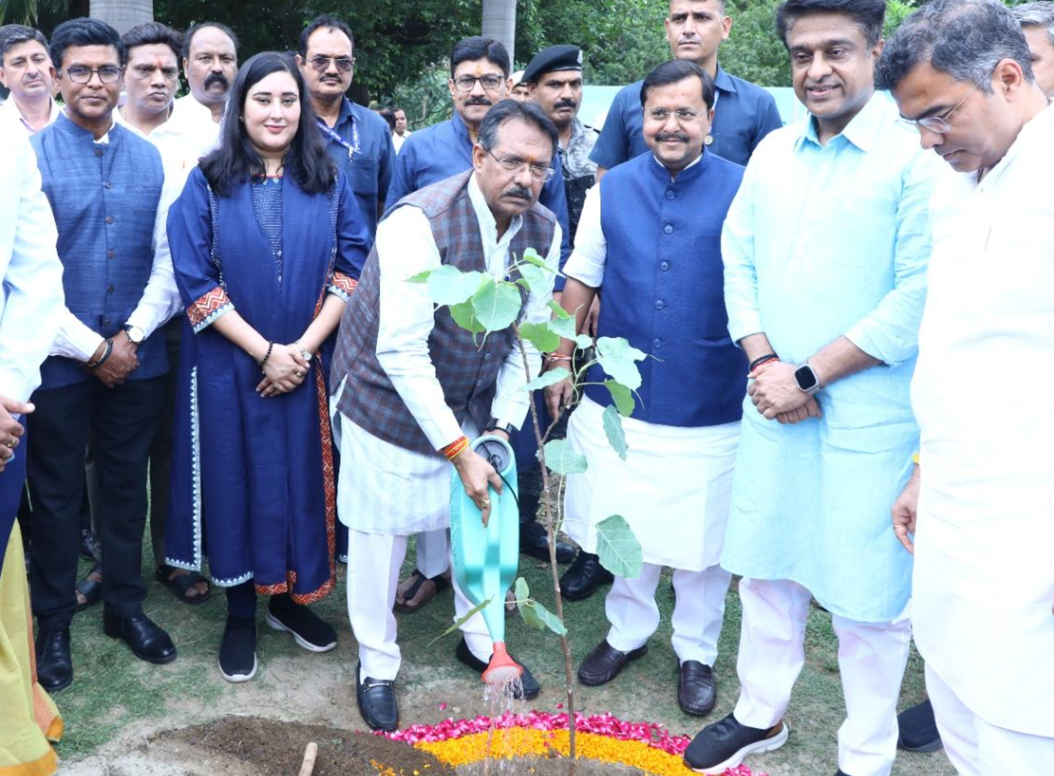 BJP National President Nitin Nabin Plants a Sapling on World Environment Day Gives Message of Environmental Conservation and Felicitates Paryavaran Praharis of the Ek Ped Maa Ke Naam Campaign