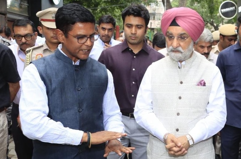 Ahead of Monsoon Season, LG Delhi visits Khan Market, Inspects Ongoing Improvement And Development Works