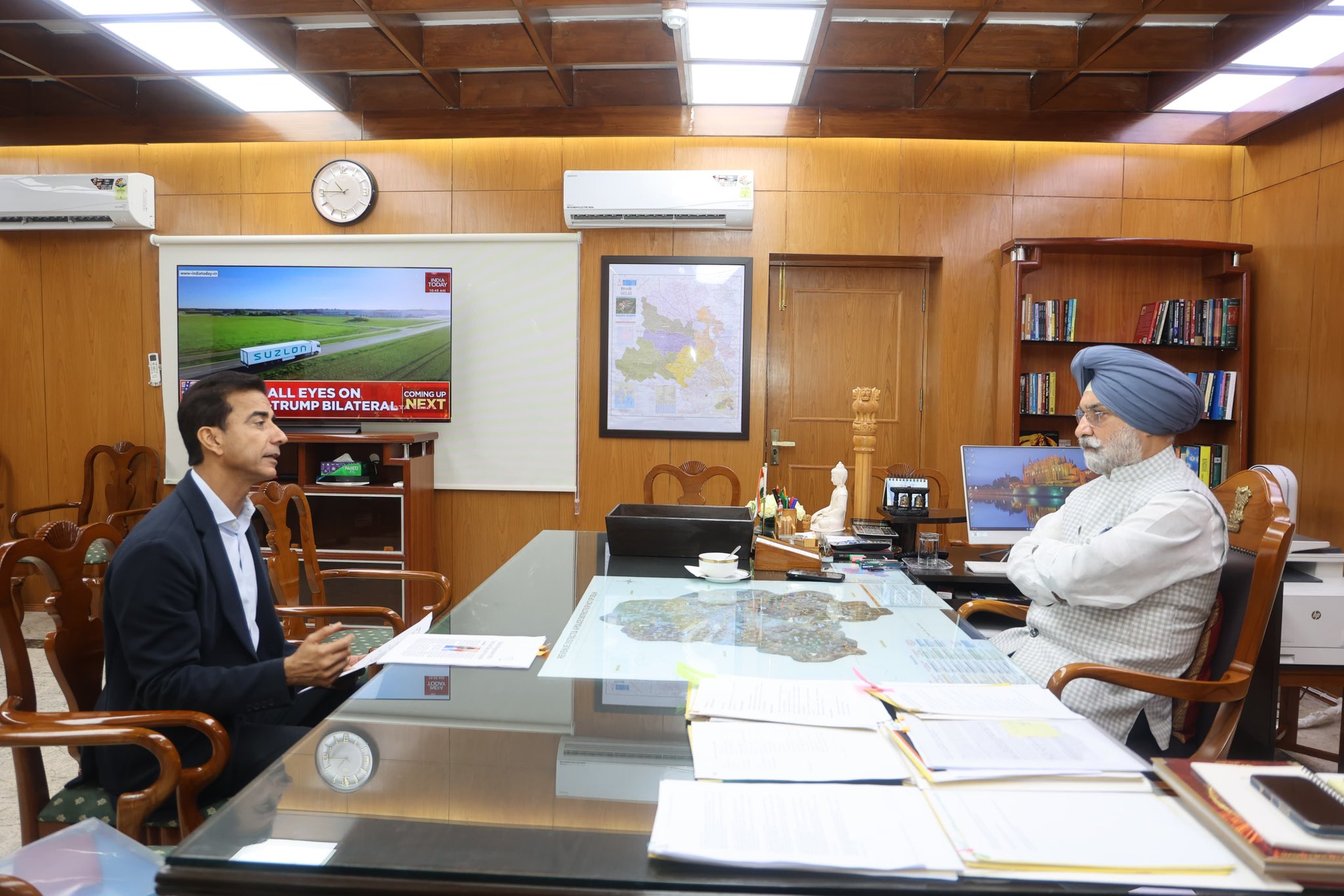 Delhi's Crime Branch Chief HGS Dhaliwal Calls On LG Delhi, Briefs About Crime Situation