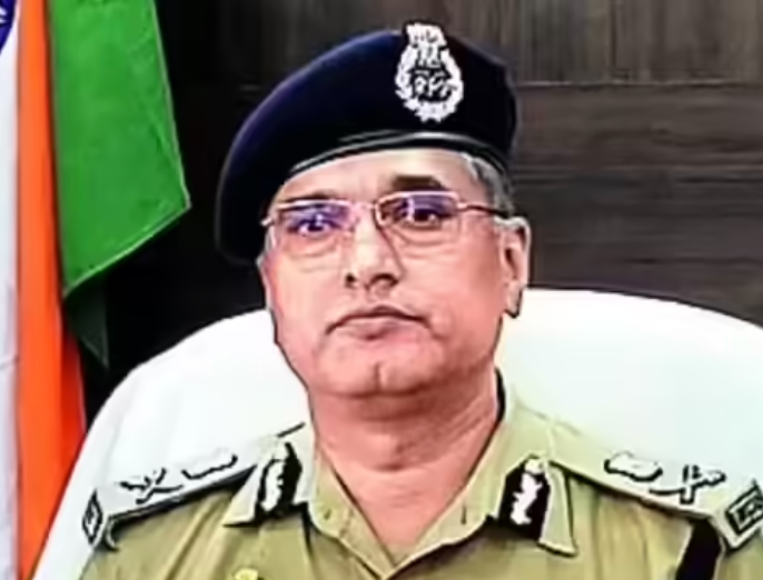 Amrender Kumar Senger IPS  has been transferred as DG Intelligence, Uttar Pradesh Police