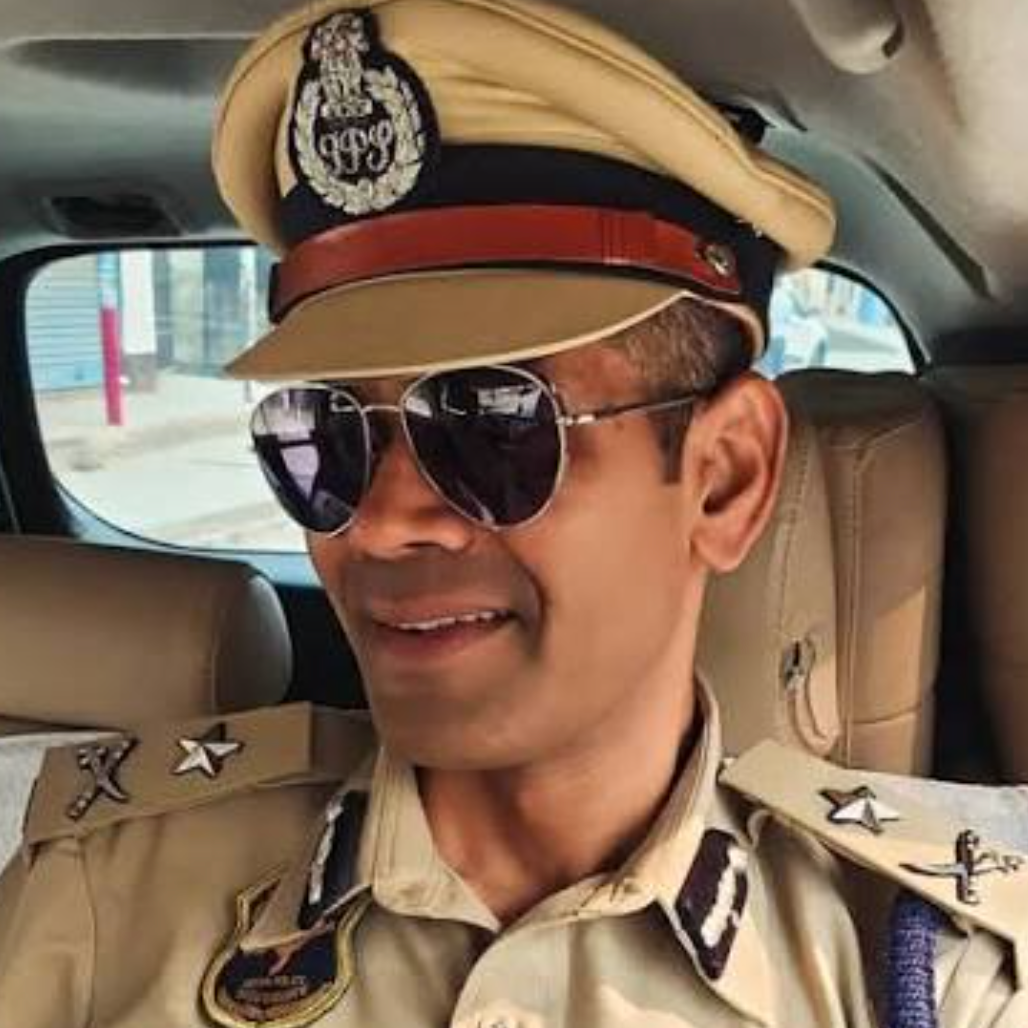 Vivek Raj Singh, IPS has been appointed as DDG(NCB), MHA, Government of India,